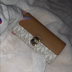 Michael kors wallet